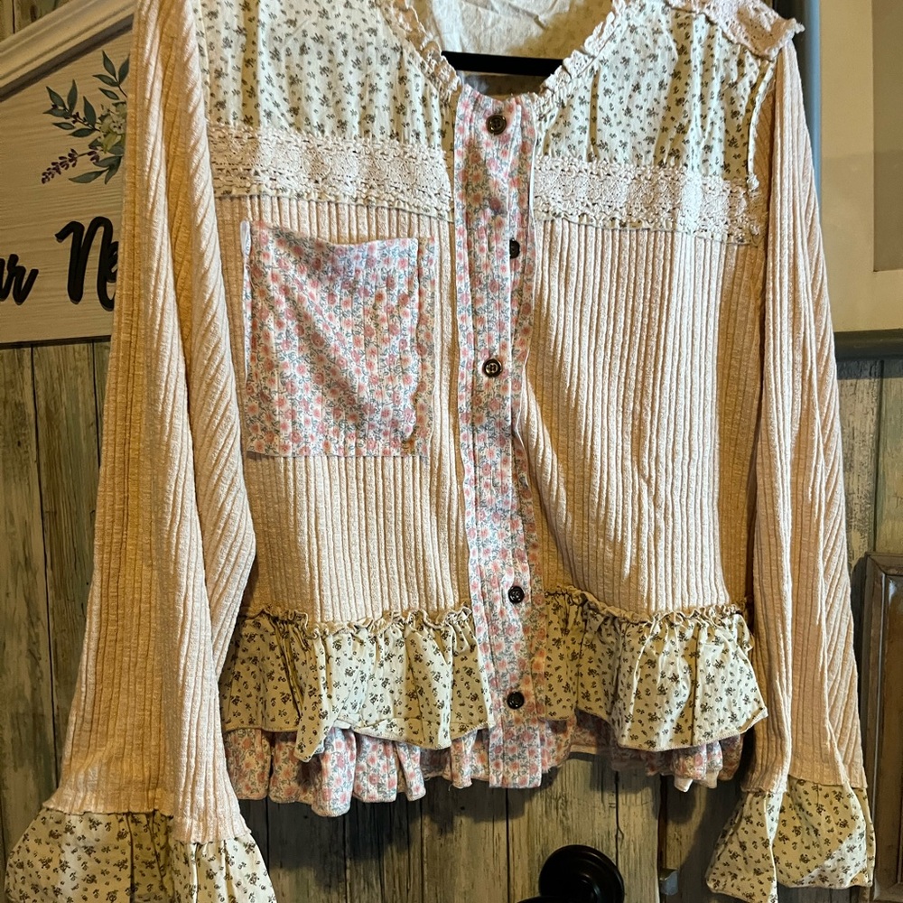 POL Floral Patchwork Button-Up Top - Picture 2 of 4